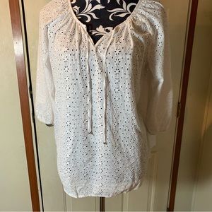 Chaps brand White Cotton Eyelet Blouse Size Small S.